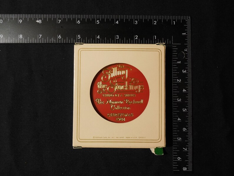 Hallmark Norman Rockwell Collector/'s Series Cameo Ornament 1983 Third in Series