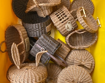 Handcrafted Papper Rattan Miniature Basket for Tiny Jars & Bottles, Vintage Dollhouse Miniature Furniture, Miniature Storage for Dollhouse