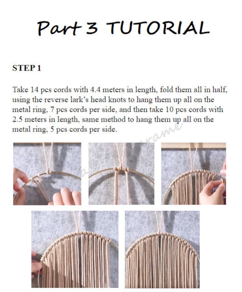 Puede incluir: Instrucciones paso a paso para hacer una pared de macram&eacute;. La imagen muestra cuatro pasos: atar nudos en un anillo de metal, agregar m&aacute;s cordones y el producto terminado.