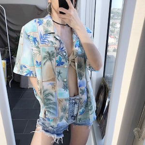 Coconut Shell Bra Hawaiian Bikini Costume Unisex and Women T Shirt