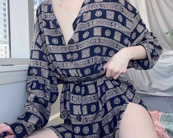 Oversized Ikat Shirt Shirtdress / Vintage 90s folk Blouse / Navy Blue Boho Hippie pattern Overshirt / Size 2XL-3XL