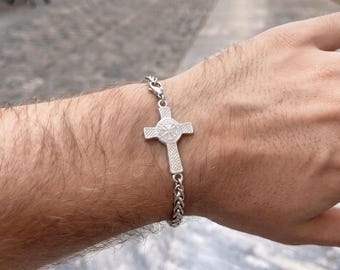 925スターリングシルバー製ヘビークロスブレスレット、男性用クロスチャーム付きチャンキーウィートリンクブレスレット、日常使いのクリスチャンステートメントジュエリーギフト