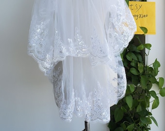 Deluxe 2 Layer Lace Bride veil Water sequins Lace Wedding Veil fingertip length Vail and comb