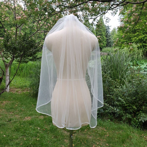 Simple ribbon bridal veil, white ivory bridal veil , ribbon fingertip length covered with one layer of wedding vail minimalist veil and comb