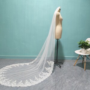 VEIL Simple White Ivory Lace Veil, Cathedral 1 Layer Wedding Lace Veil, Beautiful Bride Veil with Lace