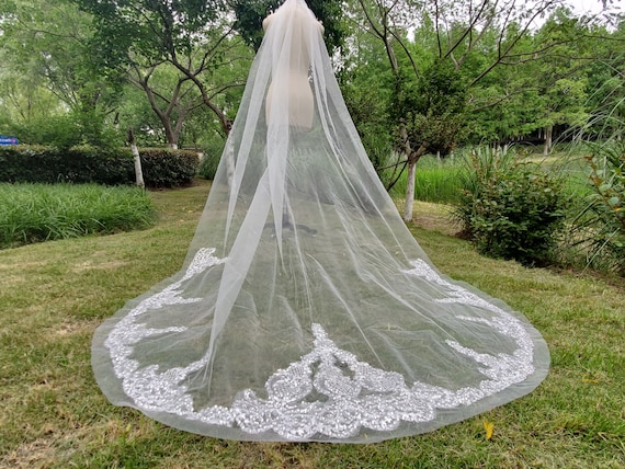 Luxury Rhinestone Cathedral Bride Veil White Ivory Lace Vail  display picture 1