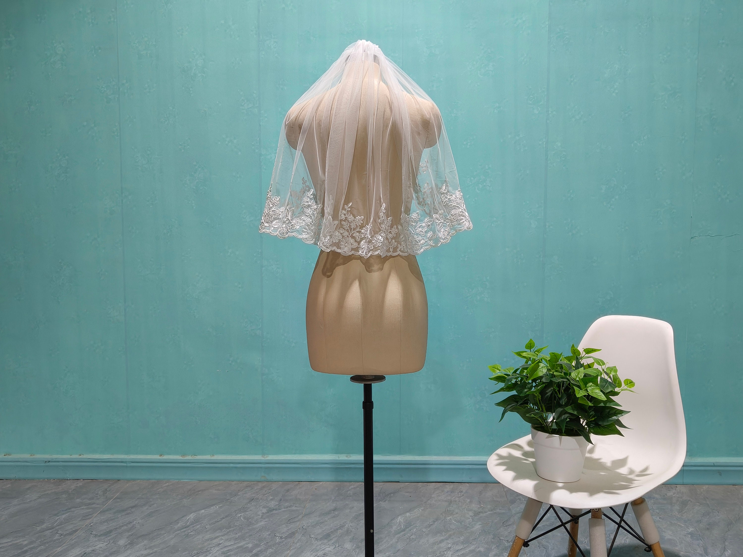 White Ivory Lace Short Veil, One Layer Bride Veil, Women's Wedding Lace Short Veil, Delicate Bride Lace Veil