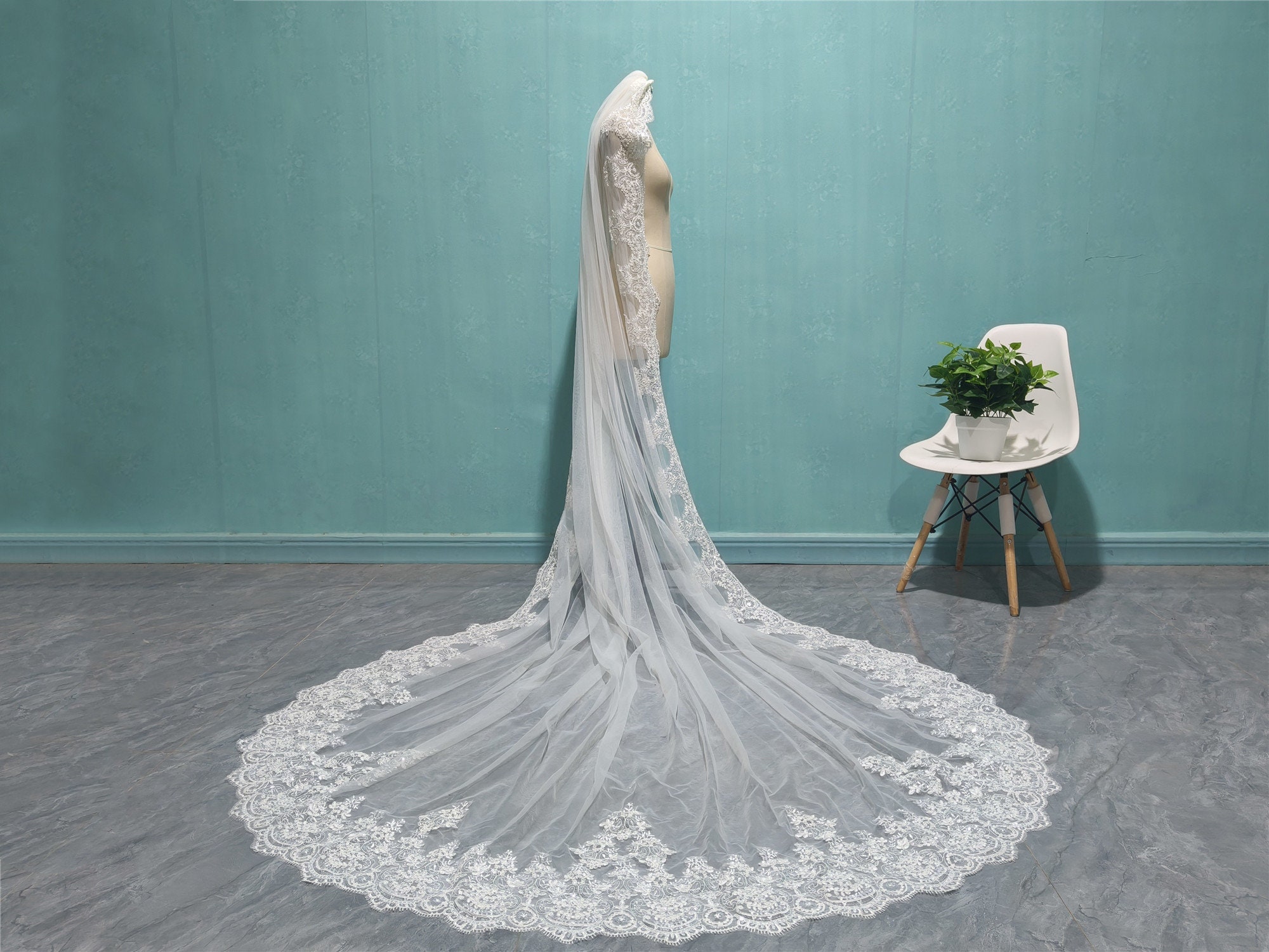Luxury Cathedral Wedding Sequin Lace Applique Veil, Fashion  display picture 1