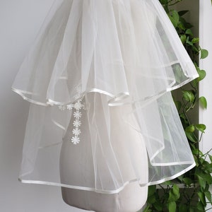 Two-layer ribbon bridal veils Muslim bride veil Flower cross wedding vail White Ivory elbow long veil Holy communion veils and comb
