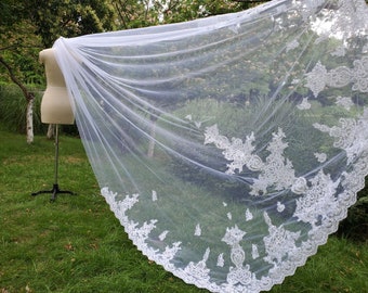 Luxury wedding veils / ivory lace veil / sequined lace applique cathedral veils, long bridal veil, white vail &vomb