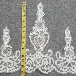 Ich verkaufe Massenbestand Reinweiß oder Elfenbein Alencon-Spitzenbesatz, Elfenbein-Spitzenbesatz, Hochzeitsschleier-Spitzenbesatz, Rayon-Material-Spitzenbesatz 10 Zoll