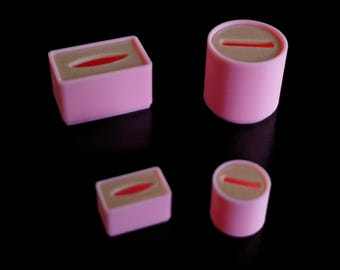 1:6th or 1/12 Scale Set of 2PCS Miniature Doll Tissue Boxes Dollhouse Paper Box Mini Boxes suitable for Doll Collection