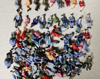 100 figuras de personas sentadas de plástico pintadas a mano, escala O, escala 1:48 o 1 a 50, accesorio de tren para paisajismo.