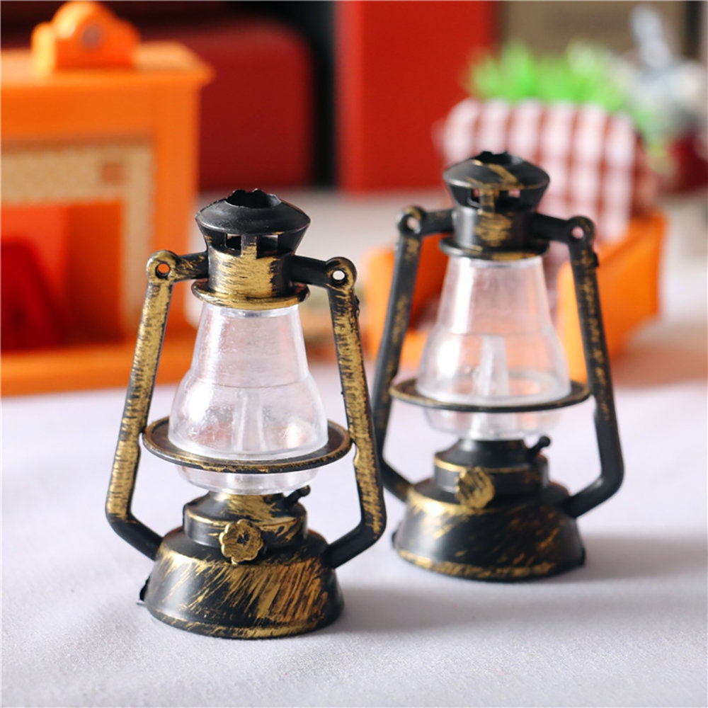 FHE Maison de poupée miniature avec lumières LED meubles échelle 1:24