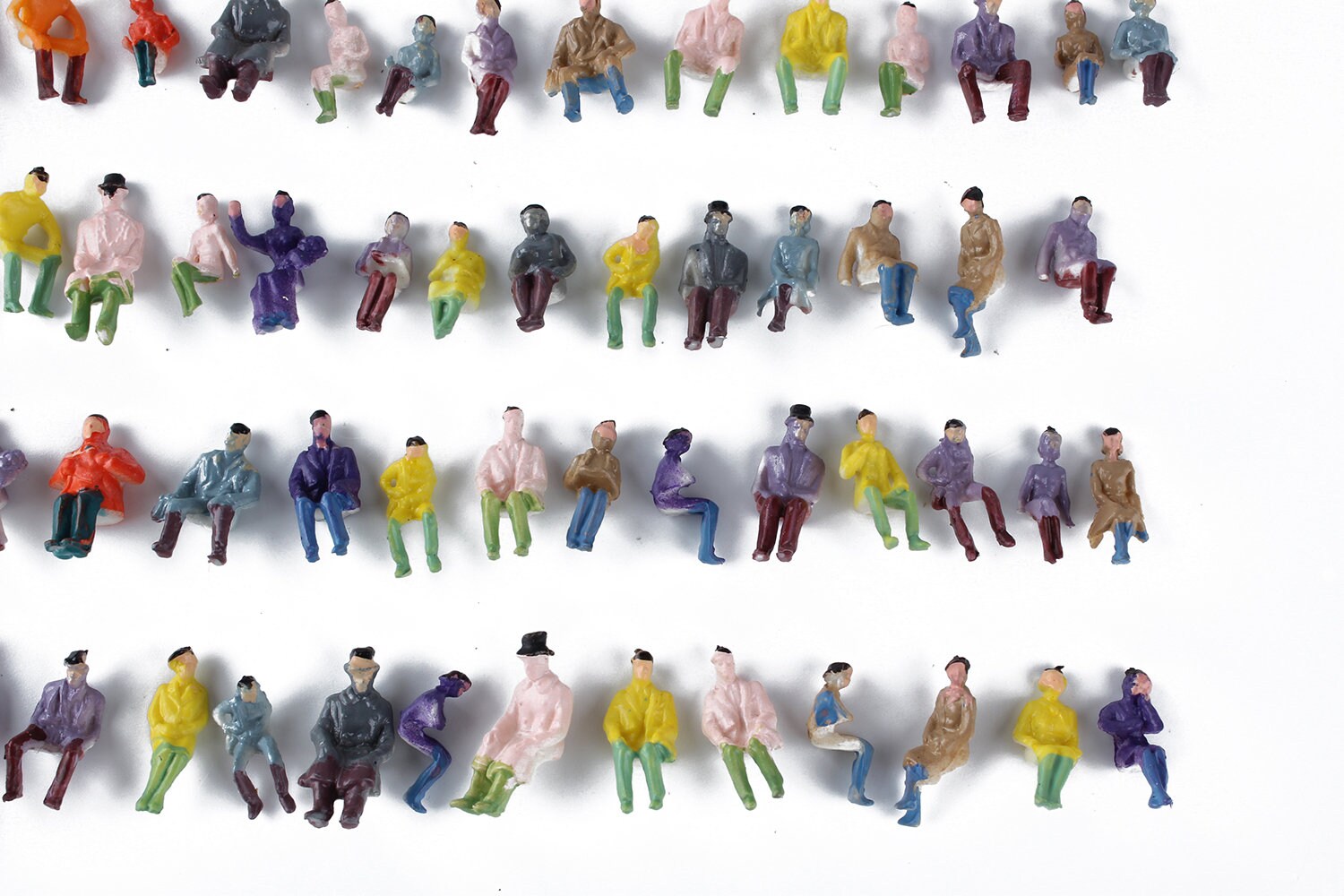 Set Zittende Figuren Met Bankjes | Rewards