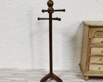 Portemanteau pour poupée 1:12, portemanteau miniature en bois pour maison de poupée 1/12 pour manteaux et chapeaux, mini décoration de chambre de poupée pour salon de maison de poupée, etc.