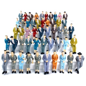 Miniature 1:24 or 1 to 25 Gauge G Scale Hand Painted Plastic Sitting People Figures Architecture Model Train Accessory for Landscape 50pcs