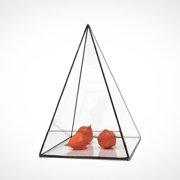 Pyramid form terrarium tank of glass for air plants, flowers and carnivorous plant; Geometric minimalistic home decor; Mother's Day gifts;