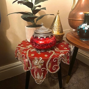 Tovaglia/copritavolo da caffè in bronzo e rosso con paillettes/ricami/perline, fatto a mano in stile marocchino