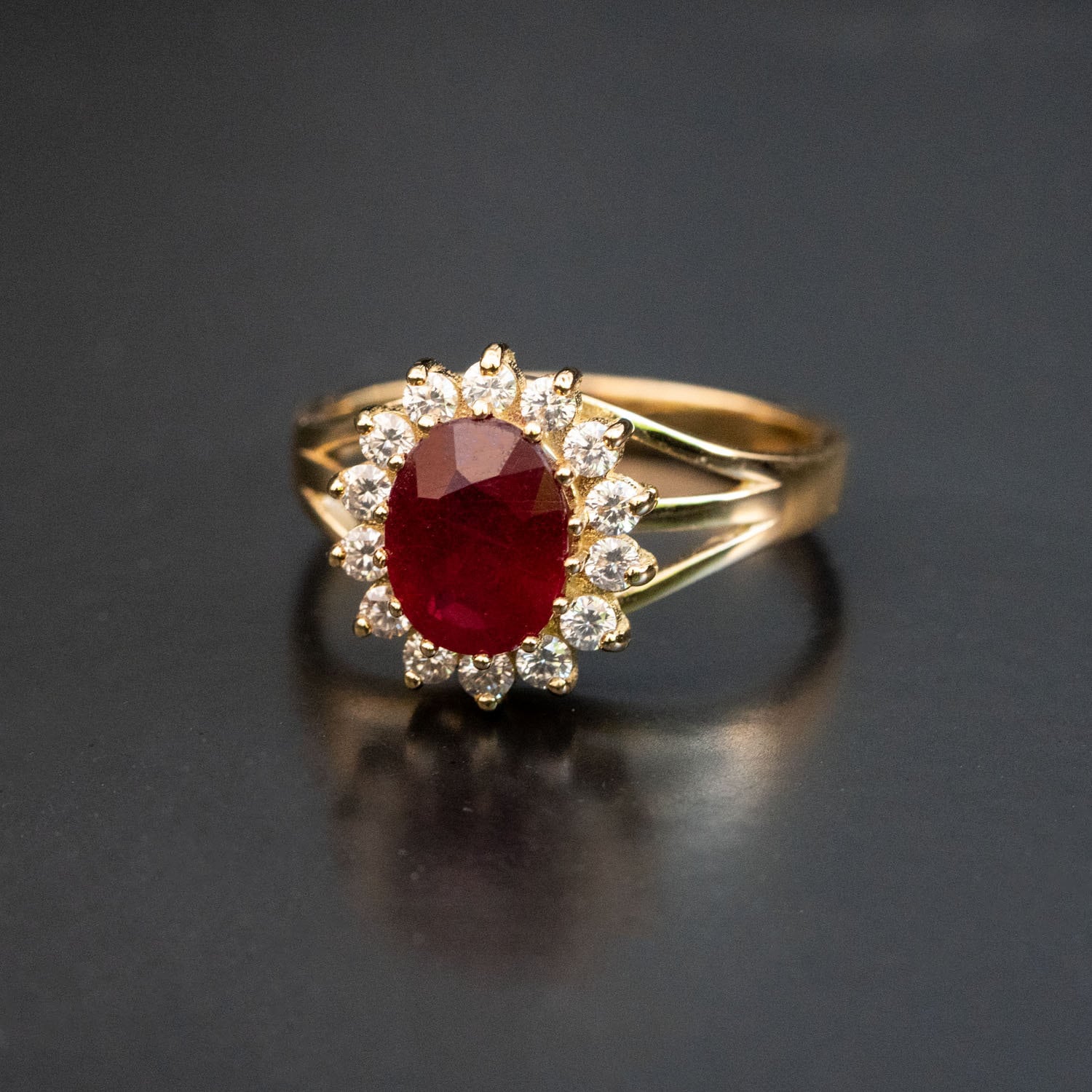 1.75 Ct Oval Red Ruby & Natural Diamond Ring in 18K Gold - Etsy UK