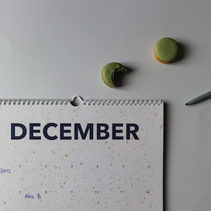 Felis Sustainable Everlasting Birthday Calendar / Realizzato con 13 carte riciclate e upcycled uniche / Regalo ecologico