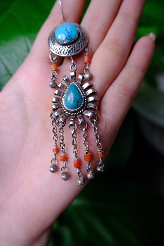 Boucles D'oreilles Pendantes Années 80/90 - Métal Argenté, Turquoise Et Corail