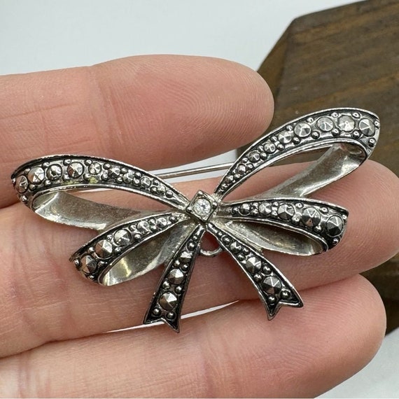Avon antique style butterfly bow brooch Victorian… - image 5