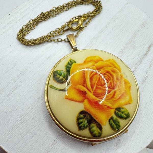 Vintage Yellow Rose Flower Gold Tone Round Locket Necklace 18
