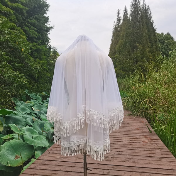 Short White or Ivory Fringed Lace Edge Bridal Veil, Simple Two Layer Lace and Tulle Wedding Veil,With Comb