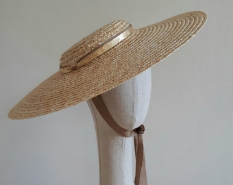 Natural straw large brimmed hat