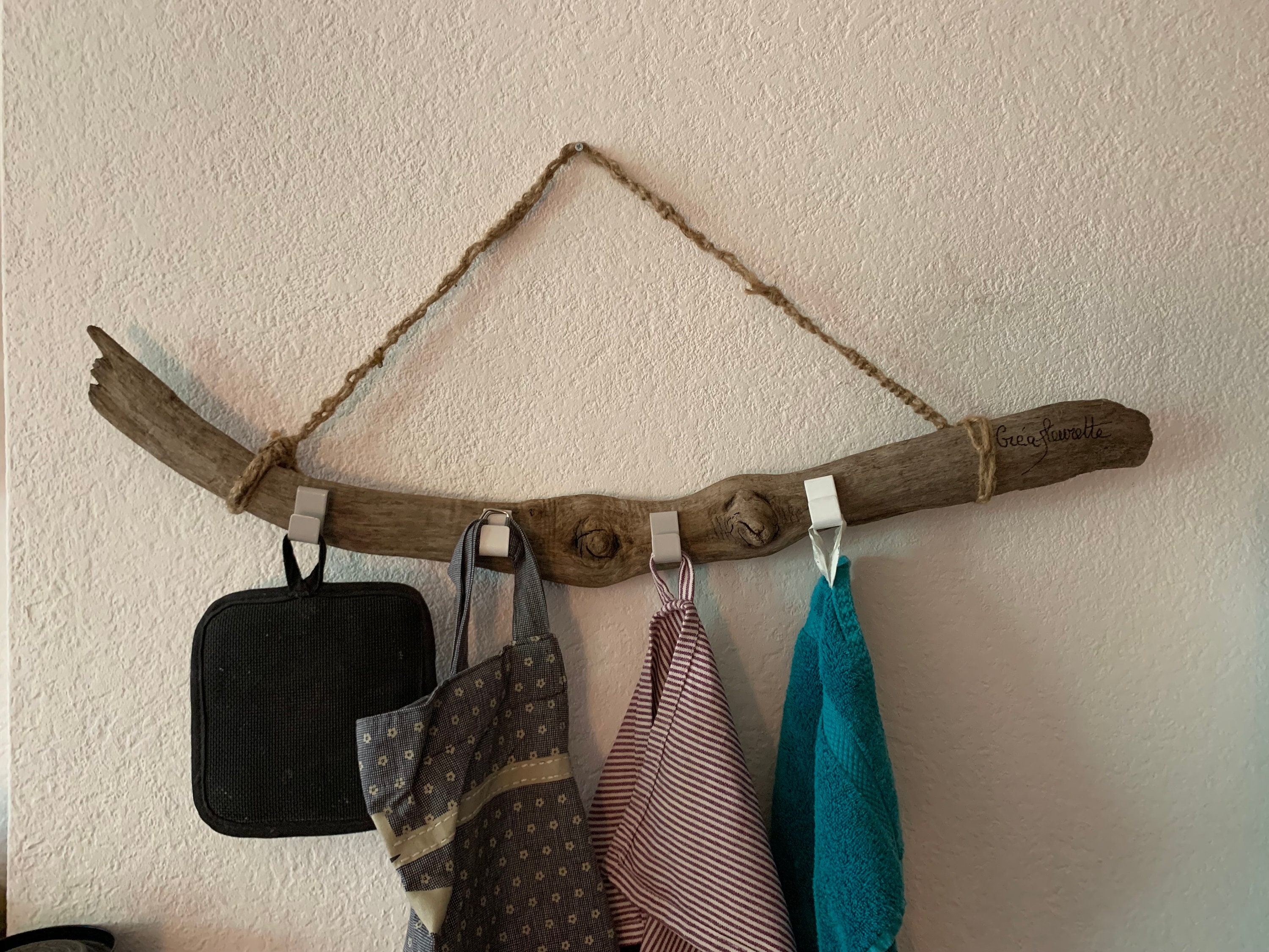 Patère en Bois Flotté et Quatre Crochets