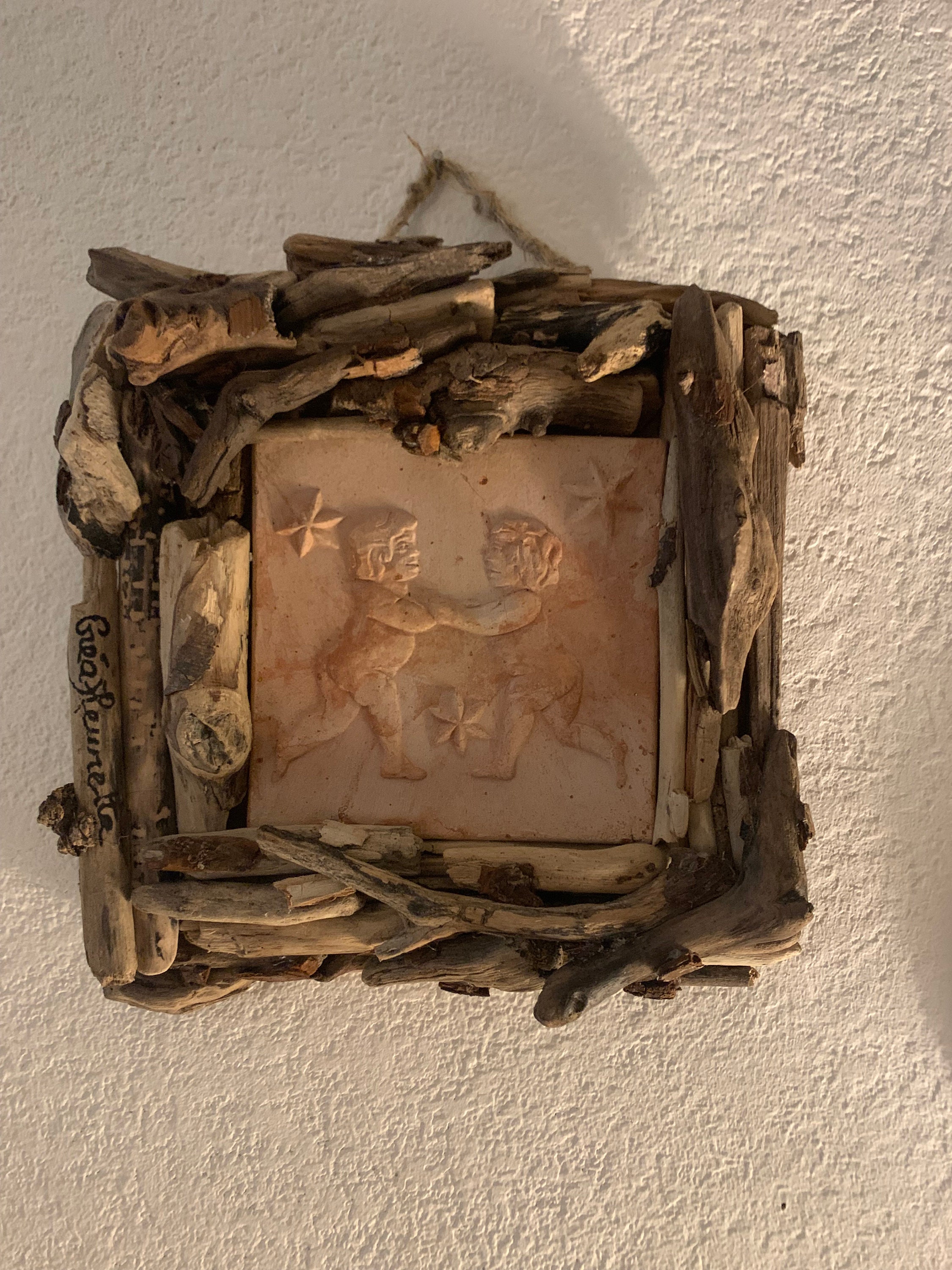 Cadre Mural en Bois Flotté et Terre Cuite