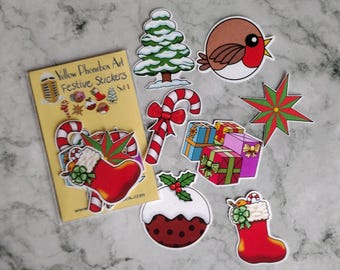 Paquete de pegatinas navideñas festivas, juego 1: árbol nevado, petirrojo, bastón de caramelo con lazo, estrella, regalos, pudín navideño y pata de calcetín