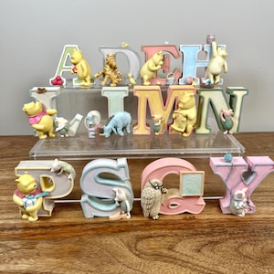Lettres classiques de l'alphabet Winnie l'ourson Disney - A D E J H L M N P S Q Y - Choisissez les vôtres - Michel & Co Lettres en résine