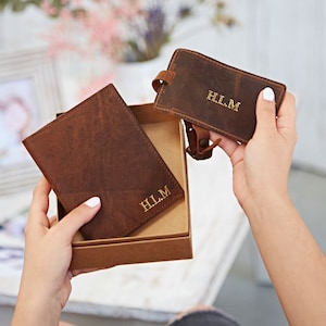 Gepersonaliseerde leren paspoorthoes en bagagelabelset - Gepersonaliseerde reisset - Aangepaste reisaccessoires - Monogram paspoorthouder