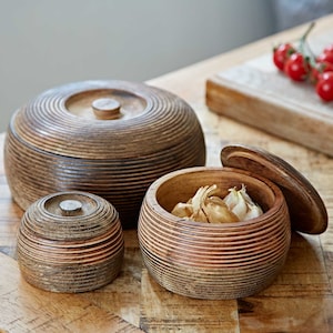 Handmade Carved Mango Wood Bowl With Lid - Serving Bowls - Salad Bowl - Hand Carved Wooden Bowl - Natural Wood Fruit Bowl - New Home Gift