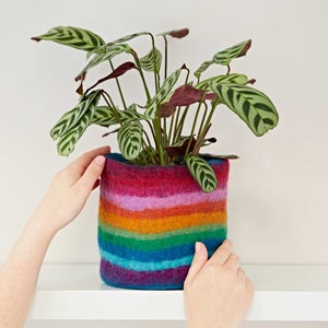 Felt Handmade Rainbow Plant Pot Cover - Colourful and Vibrant Indoor Pot Cover - Houseplant Pot Cover