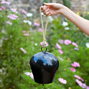 Zang Large Black Iron Cow Bell - Garden Cow Bell - Decorative Wall Hanging - Patio Hanging Bell - Home Décor - Indoor & Outdoor Decoration