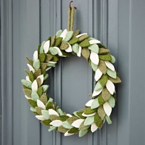 Felt Greenery Christmas Wreath - Felted Décor - Wool Christmas Wreath - Felt Handmade Xmas Décor - Classic Door Wreath