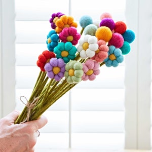 6er Pack Filz handgemachter Blumenstrauß - Filz Blumenstrauß - Strauß Filzblumen - Gänseblümchen oder Pompom - Pastell oder lebendige Mischfarben