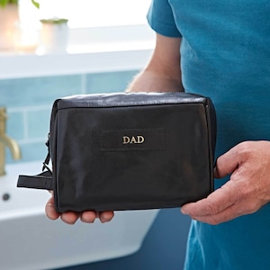 Überarbeitete personalisierte schwarze Leder Groomsmen Kulturtasche - Herren Leder Kulturtasche - Individuelles Groomsmen Geschenk - Leder Kulturtasche - Dopp Kit Männer
