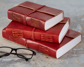 Handgemaakte noodlijdende lederen dagboeken - Gewoon dagboeknotitieboekje - Ongevoerd gerecycleerd papier - Cadeau voor schrijvers