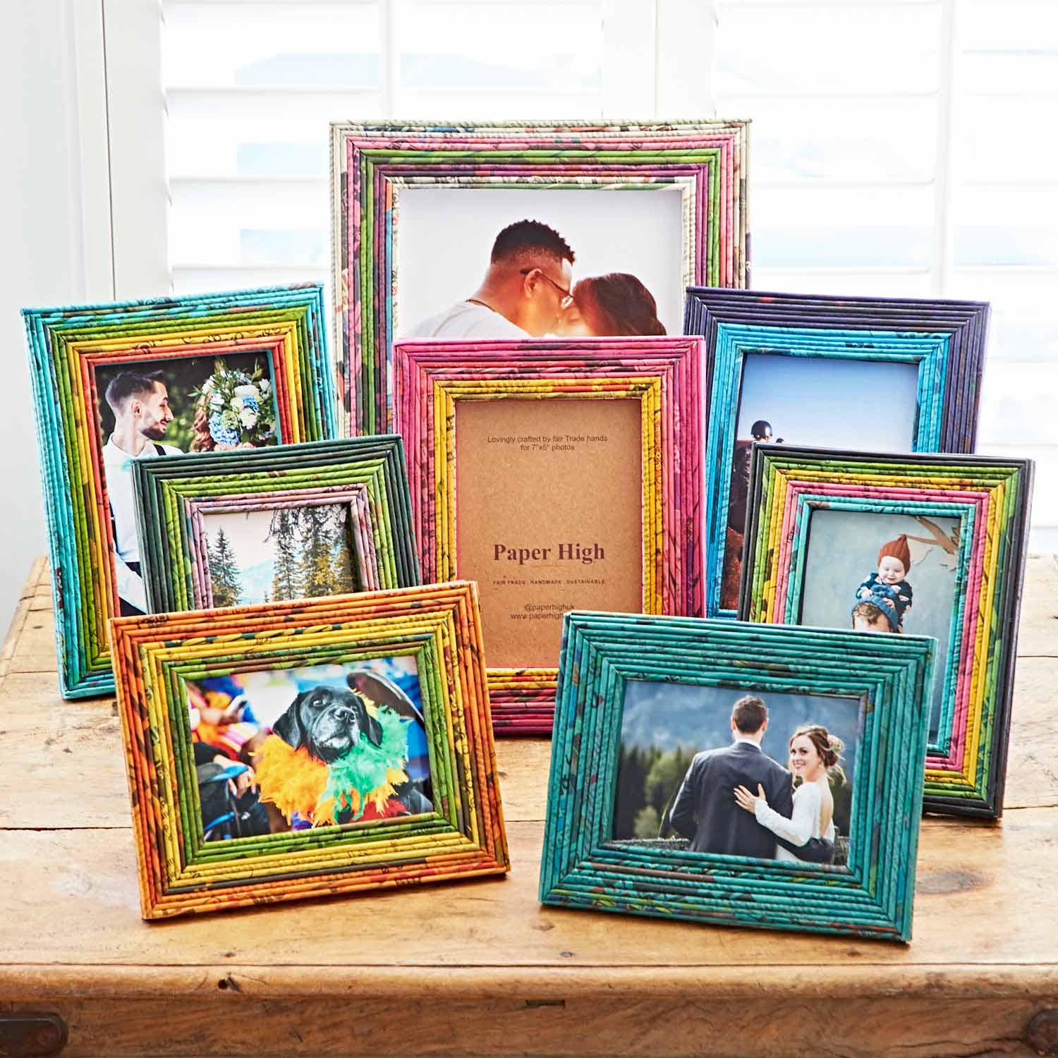 Set Di 30 Cornici Per Foto In Cartone 10x15 Cm Con Clip In Legno E Corde Di Canapa - Decorazione Parete Fai Da Te - 3