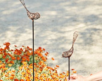 Recycled Metal Bird Garden Stake: Outdoor Sculpture, Flowerbed Decor