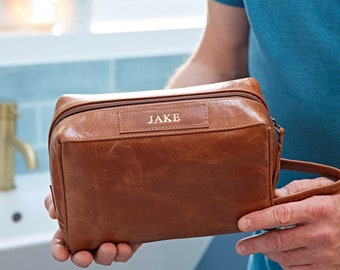 Reworked Personalised Brown Leather Groomsmen Wash Bag - Mens Leather Washbag - Custom Groomsmen Gift - Leather Toiletry Bag - Dopp Kit Men