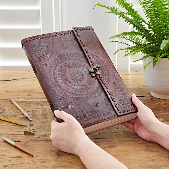 イギリスアンティーク レザー張り アルバム 留め具あり