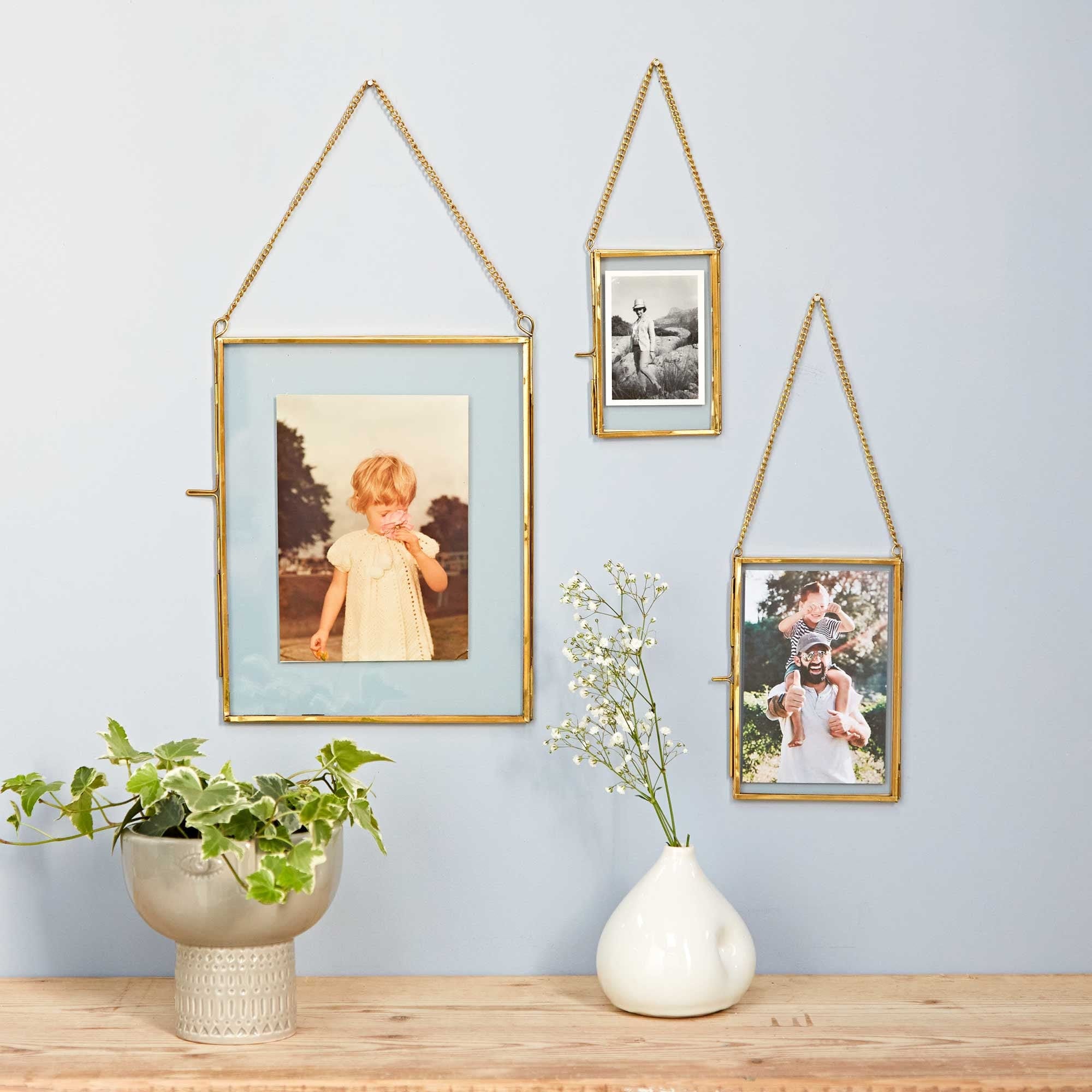 Hanging art frames deals