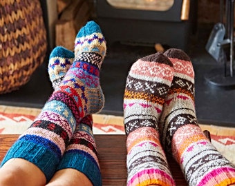 Chaussettes en laine à rayures jacquard tricotées à la main, commerce équitable - Plusieurs couleurs - Chaussettes chaussons en laine nordiques tricotés - 2 tailles - 100 % laine