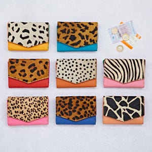 Sac à main en cuir recyclé multicolore Ananya - accessoire de voyage - cadeau unisexe coloré - fausse fourrure animale - sac à main coloré et lumineux