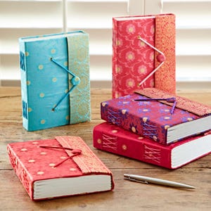 Grande diario in tessuto Sari - Quaderno rilegato a mano / Diario / Bullet Journal - Regalo per scrittori - Carta riciclata - Regalo colorato